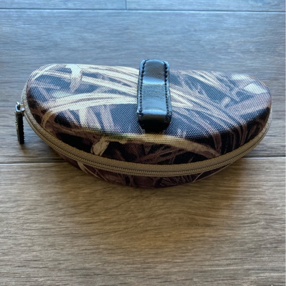 Camo Sunglasses Hard Case with Leather Belt Clip Calsport - Picture 1 of 8